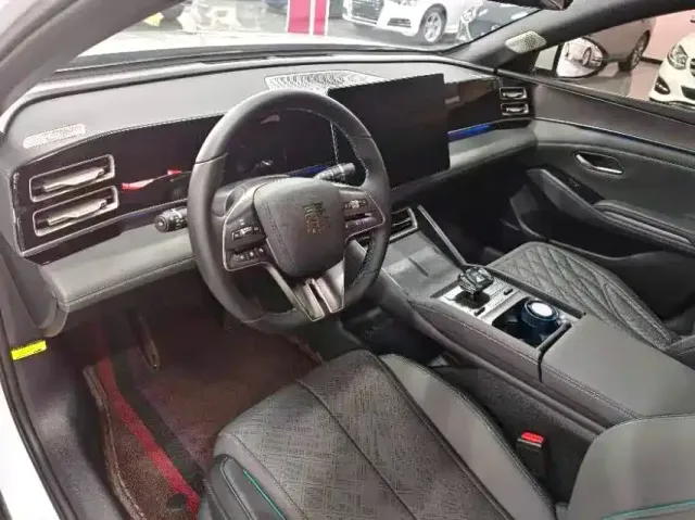 BYD Qin L — Фото автомобиля 7