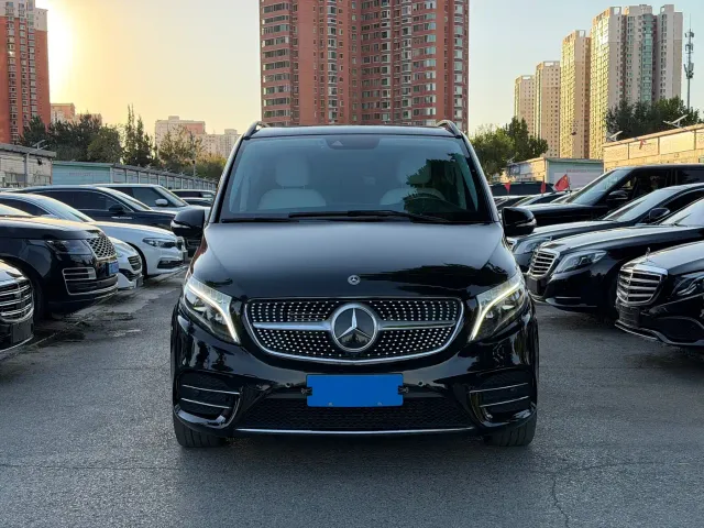 Mercedes-Benz V-Class — Фото автомобиля 2