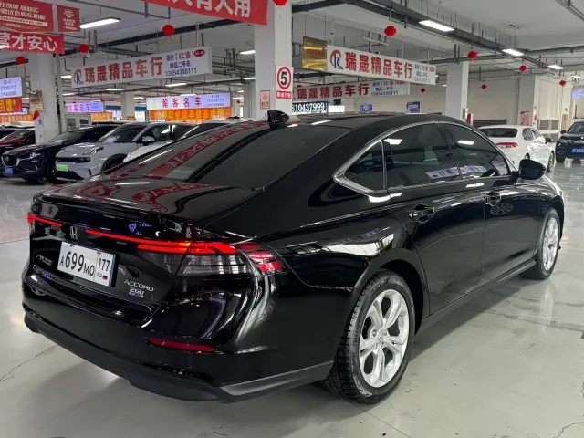 Honda Accord — Фото автомобиля 7