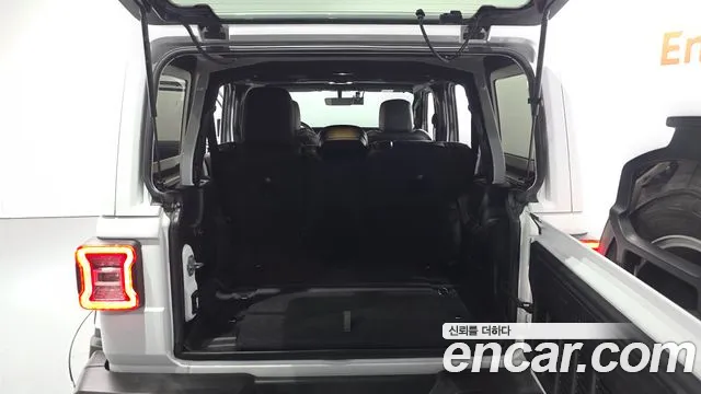 Jeep Wrangler JL — Фото автомобиля 24