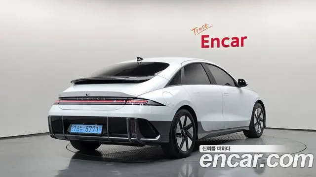 Hyundai Ioniq 6 — Фото автомобиля 2