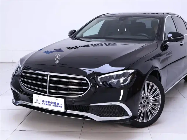 Mercedes-Benz E-Class — Фото автомобиля 3