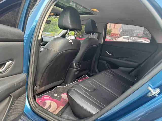 Hyundai Elantra — Фото автомобиля 10