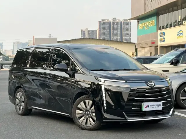 GAC Trumpchi Trumpchi E8 NEV 2024 150km Soaring Dragon Starlight+ — Фото автомобиля 3