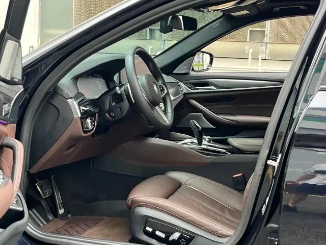 BMW 5 Series — Фото автомобиля 5