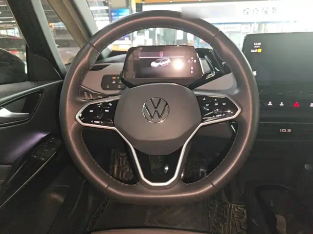 Volkswagen ID.3 — Фото автомобиля 10