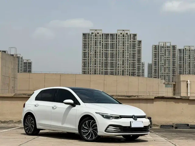Volkswagen Golf — Фото автомобиля 2