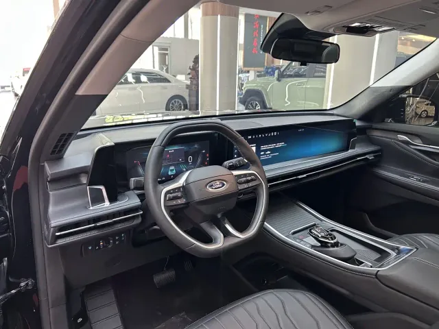 Ford Edge — Фото автомобиля 10