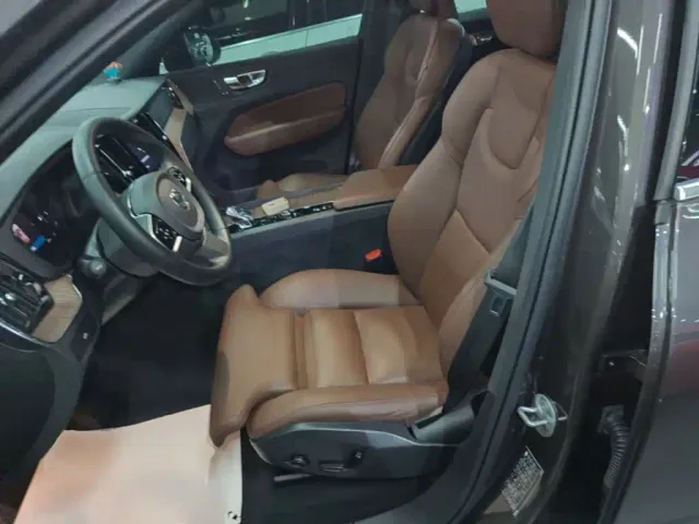 Volvo XC60 — Фото автомобиля 14