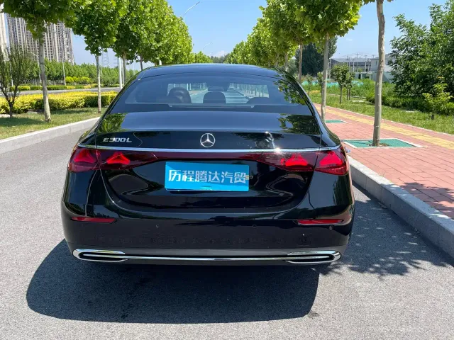 Mercedes-Benz E-Class — Фото автомобиля 9