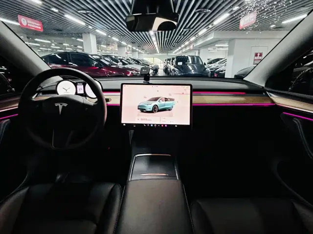 Tesla Model Y — Фото автомобиля 7