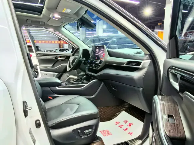 Toyota Highlander — Фото автомобиля 5