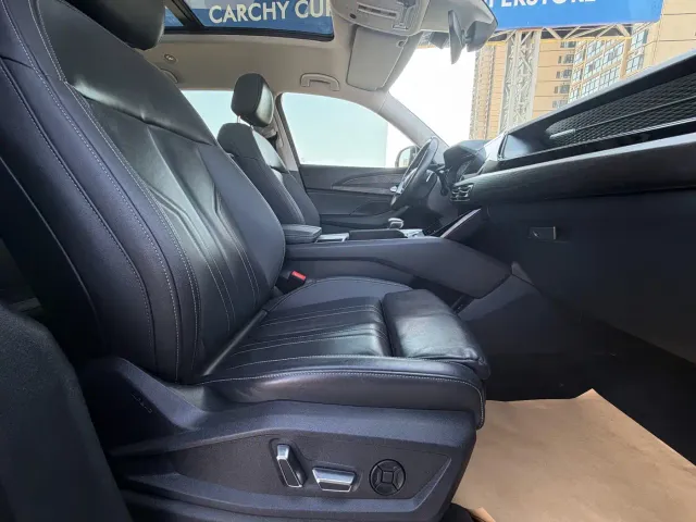 Audi Q6 — Фото автомобиля 18