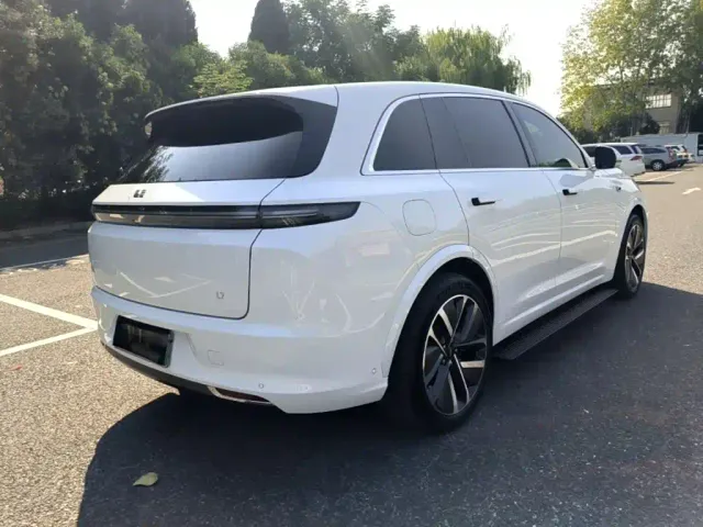 Li Auto L7 — Фото автомобиля 6