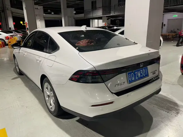 Honda Accord — Фото автомобиля 9