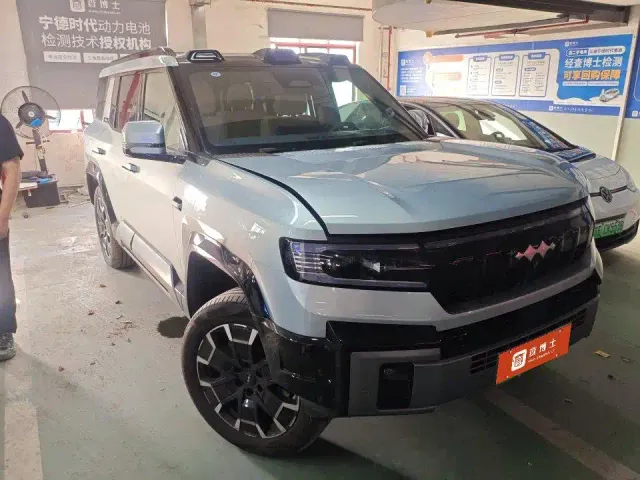 BYD FangChengBao Leopard 8 — Фото автомобиля 2
