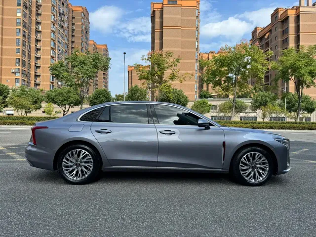 Hongqi H5 — Фото автомобиля 11