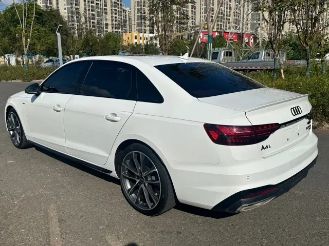 Audi A4L — Фото автомобиля 7