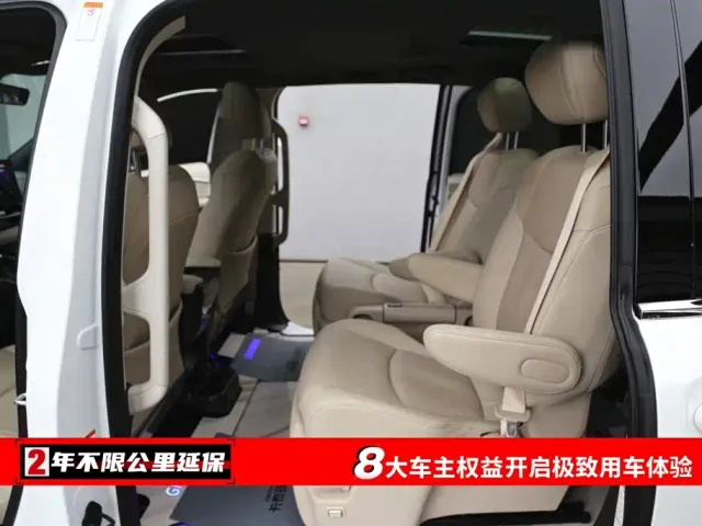 Toyota Granvia 2022 2.5L Hybrid Noble Edition — Фото автомобиля 6