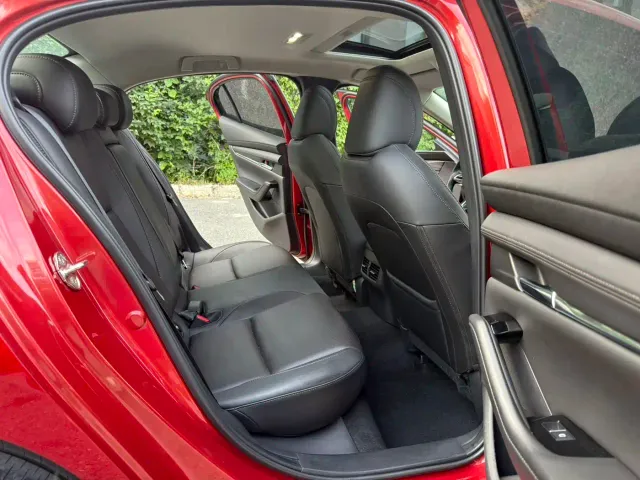 Mazda Axela — Фото автомобиля 12
