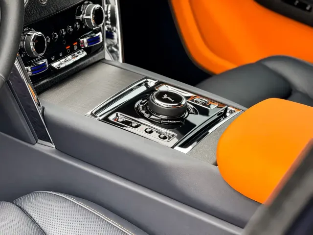 Rolls-Royce Cullinan — Фото автомобиля 11