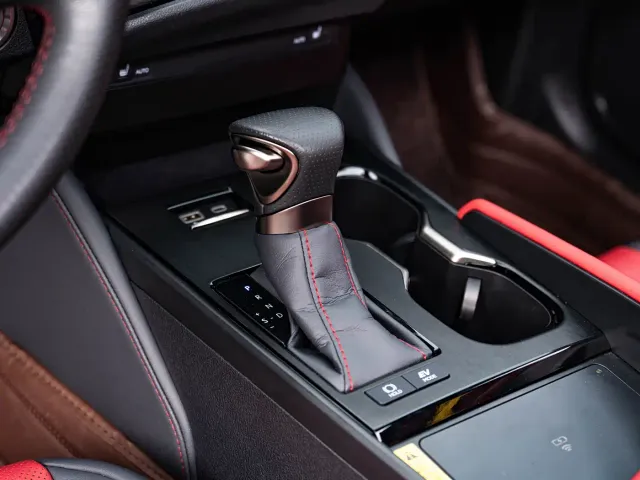 Lexus ES — Фото автомобиля 15