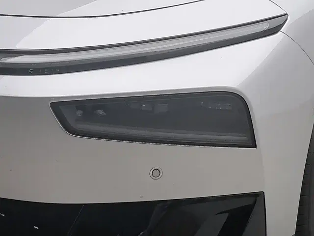 Xpeng P7+ — Фото автомобиля 7