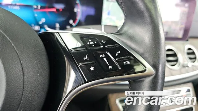 Mercedes-Benz E-Class — Фото автомобиля 29