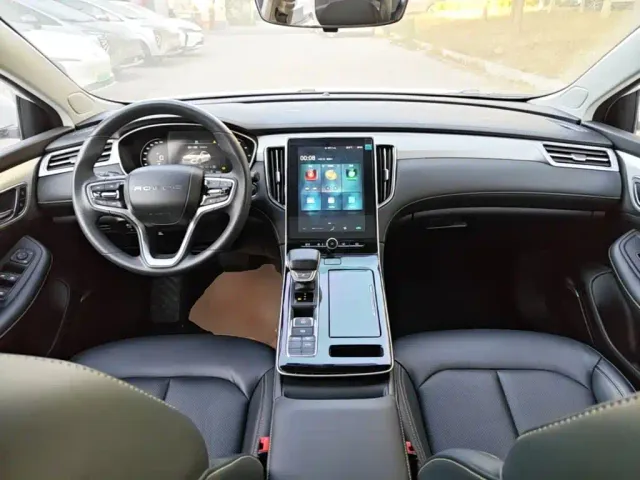 Roewe i6 MAX EV — Фото автомобиля 9