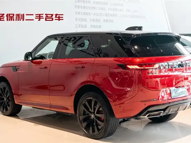 Land Rover Range Rover Sport — Фото автомобиля 3