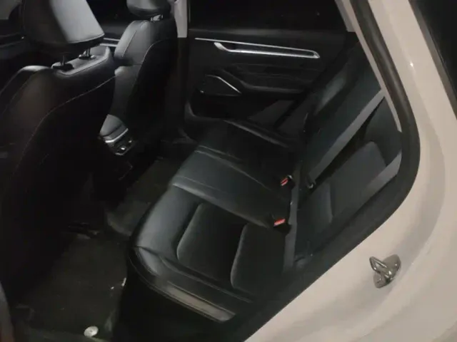 Geely Emgrand — Фото автомобиля 11
