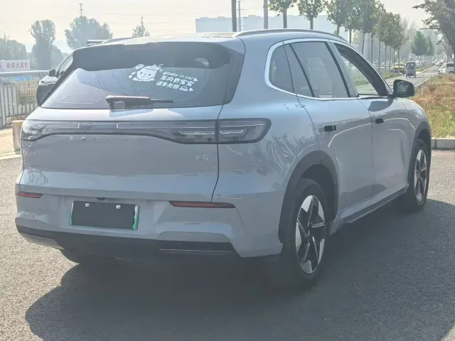 Geely Galaxy E5 — Фото автомобиля 7