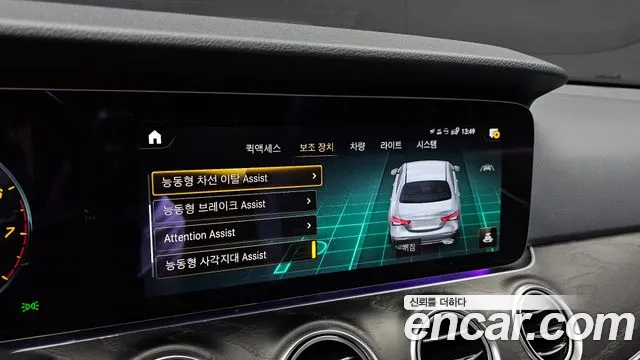Mercedes-Benz E-Class — Фото автомобиля 16