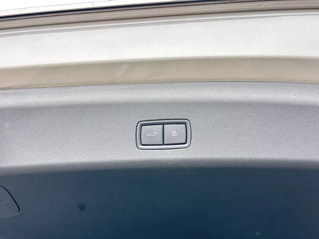 Li Auto i8 — Фото автомобиля 28