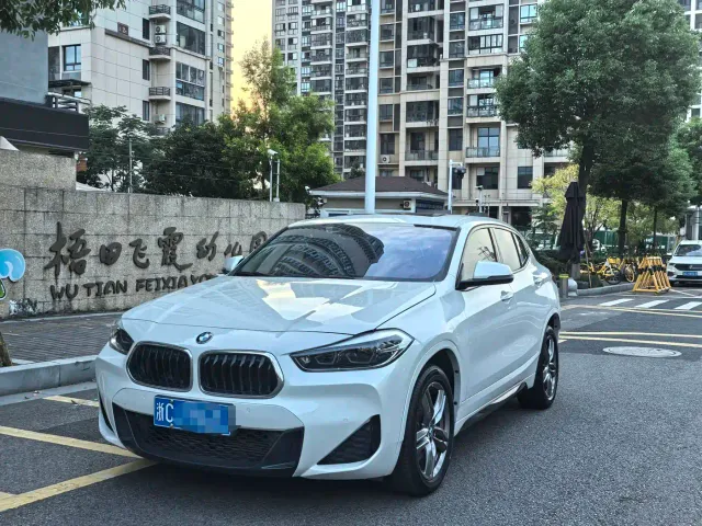 Фотография автомобиля — BMW X2