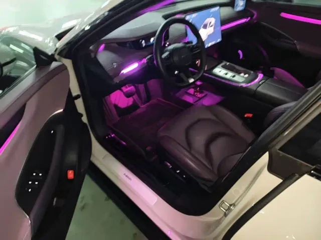 Xiaomi SU7 — Фото автомобиля 15