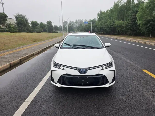 Фотография автомобиля — Toyota Corolla