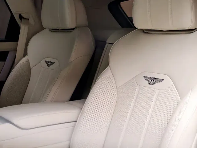 Bentley Bentayga — Фото автомобиля 12