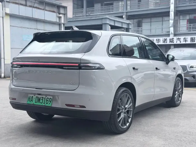 Leapmotor C10 — Фото автомобиля 6