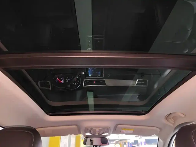 Roewe RX5 — Фото автомобиля 17
