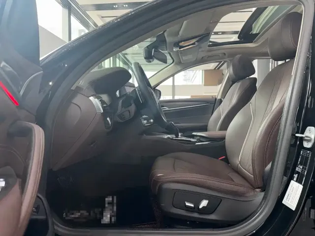 BMW 5 Series — Фото автомобиля 4
