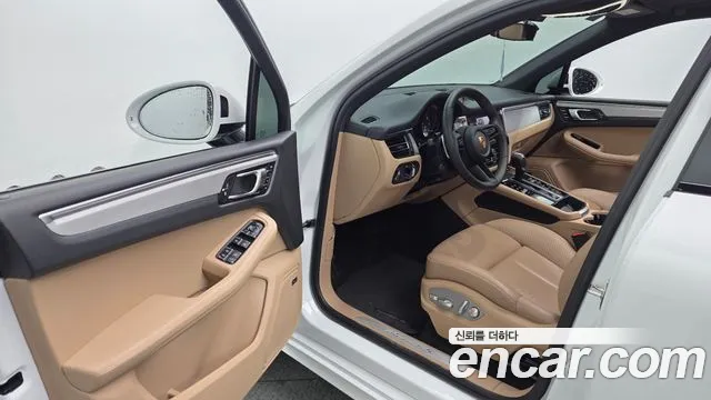 Porsche Macan — Фото автомобиля 10