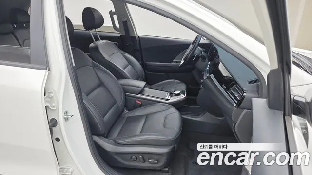 Kia Niro Niro Plus Air — Фото автомобиля 11