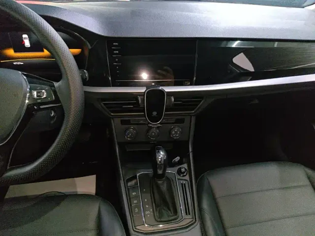 Volkswagen Lavida — Фото автомобиля 12