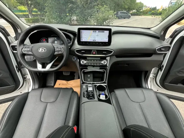 Hyundai Santa Fe — Фото автомобиля 9