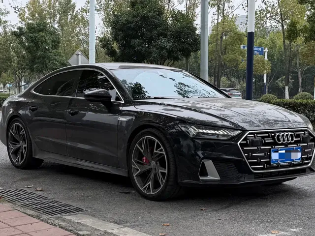 Audi A7L — Фото автомобиля 3