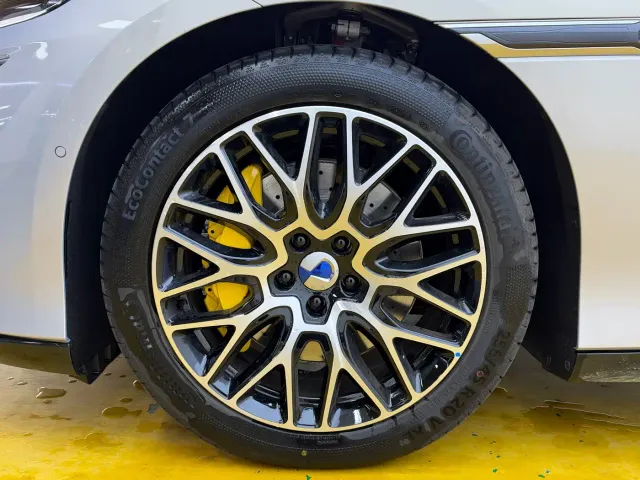 Denza Z9GT — Фото автомобиля 10
