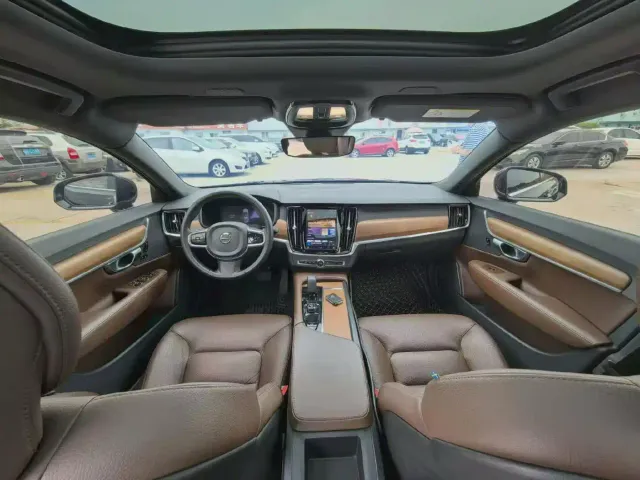 Volvo S90 — Фото автомобиля 8