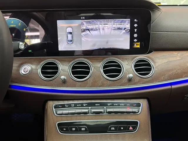 Mercedes-Benz E-Class — Фото автомобиля 13