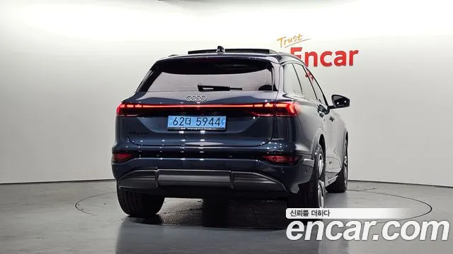 Audi Q6 e-tron — Фото автомобиля 4